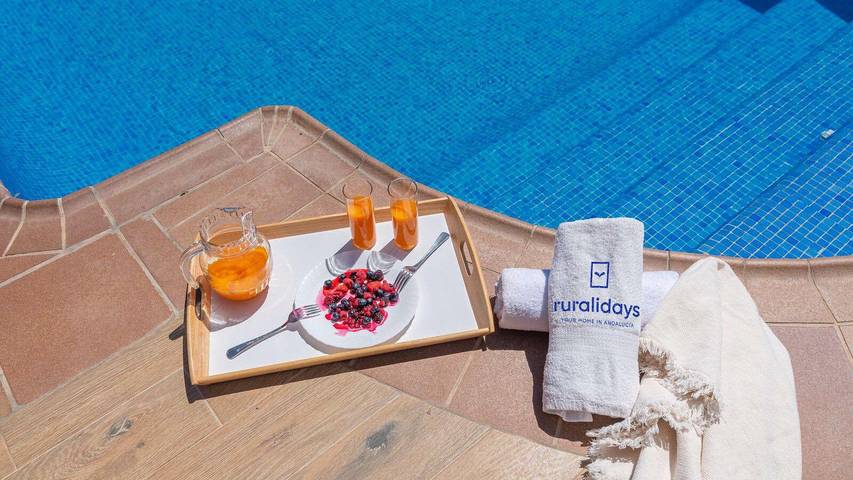Casa rural para 10 personas, con piscina y balcón/terraza, Se admiten mascotas en Sierra de las Nieves - 4