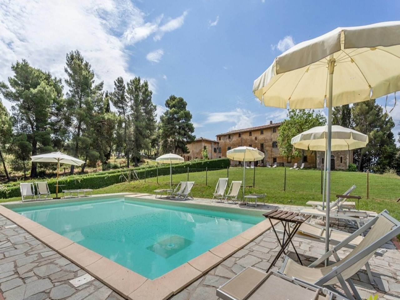 Vakantiehuis in Volterra met zwembad en terras in Volterra, Provincie Pisa