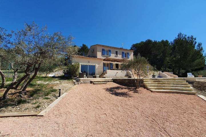 Gîte pour 4 personnes, avec jardin et piscine à Eyguières - 4