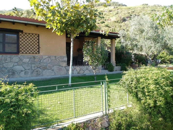 Casa de vacaciones para 5 personas, con Balcón y Terraza además de Jardín y Piscina en Valle del Jerte - 2