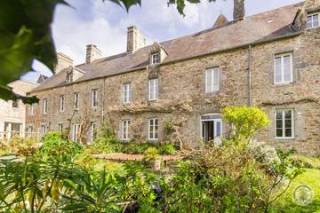 Gîte pour 5 personnes, avec jardin dans Orval-sur-Sienne