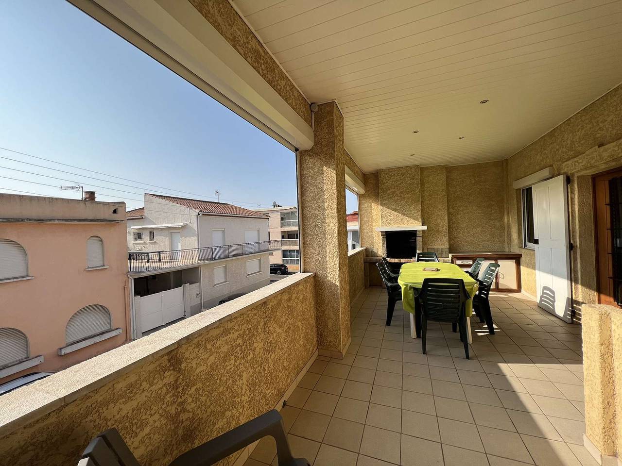 T4 Centre-Ville, 8 Pers, Terrasse, Parking, à 200m Plage/Commerces in Valras-Plage, Côte méditerranéenne (France)