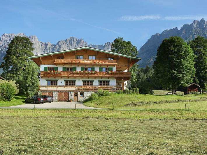Ferienhaus für 4 Personen, mit Balkon und Garten sowie Sauna