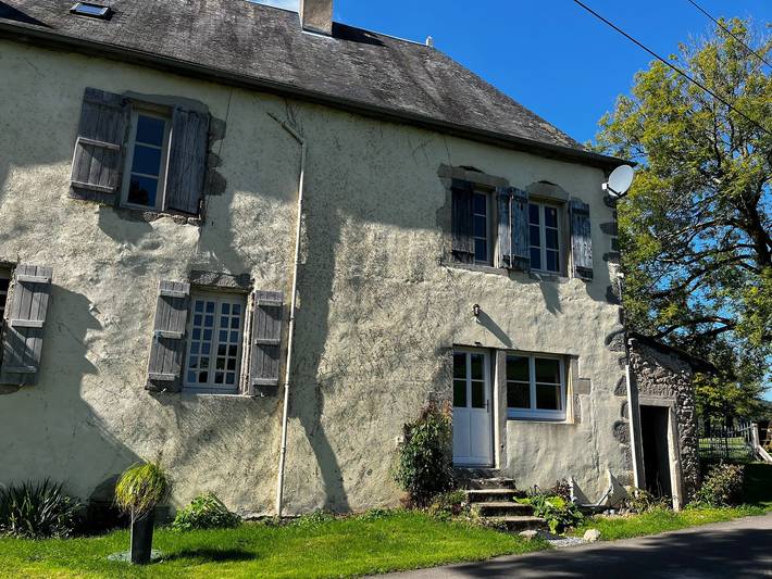 Gîte pour 5 personnes, avec piscine à Corancy