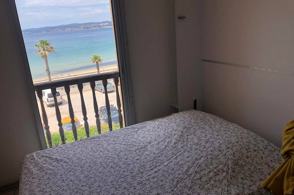 Apartamento entero, 🔆 At Brusc: Facing the beach Parking, Sheets, Wifi all included! 🔆 in Le Brusc, Six-Fours-les-Plages