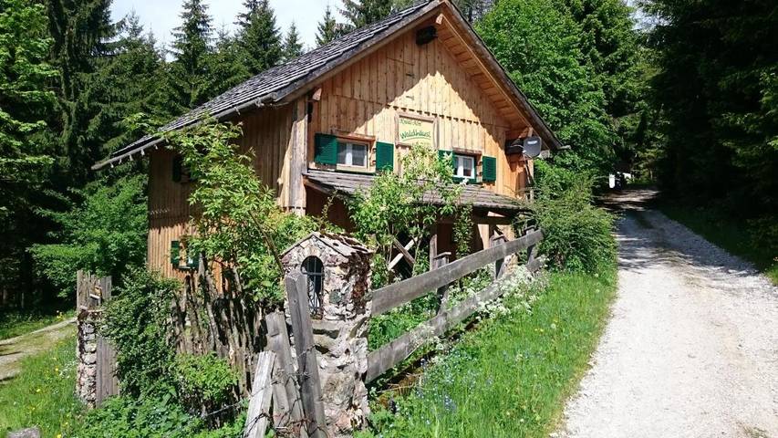 Ferienhaus für 3 Personen, mit Sauna und Garten sowie Ausblick