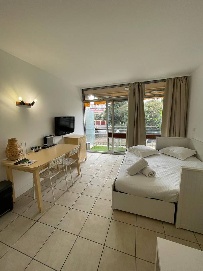 Studio pour 4 personnes, avec Balcon et Piscine à Saint-Laurent-du-Var
