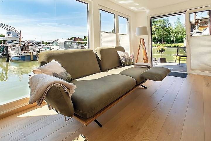 Péniche pour 4 personnes, avec terrasse - 1