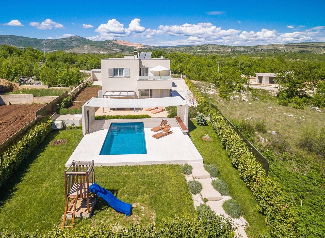 Luxusvilla Wisdom in der Nähe von Split, privater Pool in Dugopolje, Dalmatinisches Zagora