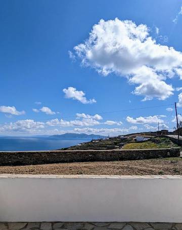 Gîte pour 2 personnes, avec terrasse et vue dans Folégandros