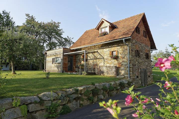 Ferienhaus für 6 Personen, mit Balkon und Terrasse sowie Garten und Pool in Pischelsdorf am Kulm