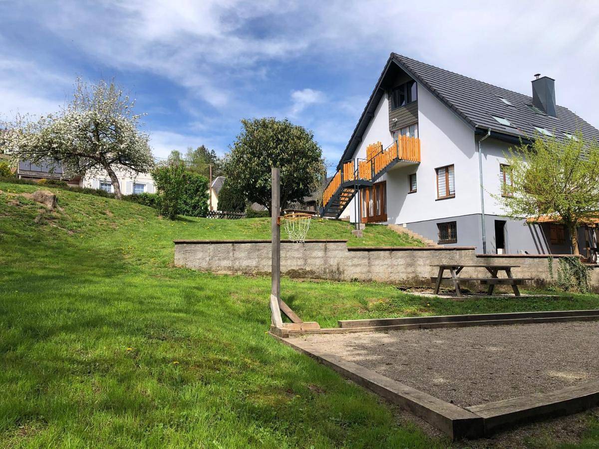 Appartement entier, Gîte de la Salamandre - 4 à 8 personnes - Climatisé in Lapoutroie, Parc naturel régional des Ballons des Vosges