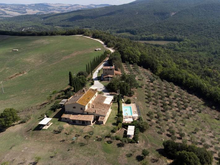 Agriturismo per 20 persone, con piscina e giardino nonché terrazza a Volterra