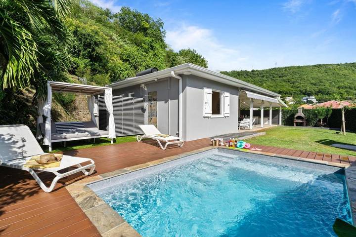 Villa pour 8 personnes, avec jardin et piscine