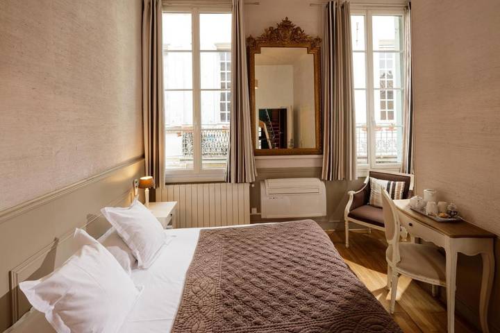 Hôtel pour 2 personnes dans Arenes De Nimes - 4