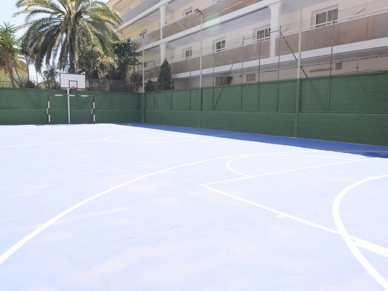 Appartement entier, Appartement charmant avec piscine et Wi-Fi à 50m de la plage, Malgrat de Mar in Malgrat de Mar, Costa del Maresme