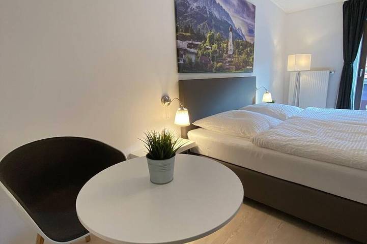 Gasthof zur Post Saulgrub - Doppelzimmer in Saulgrub, Bayerische Alpen