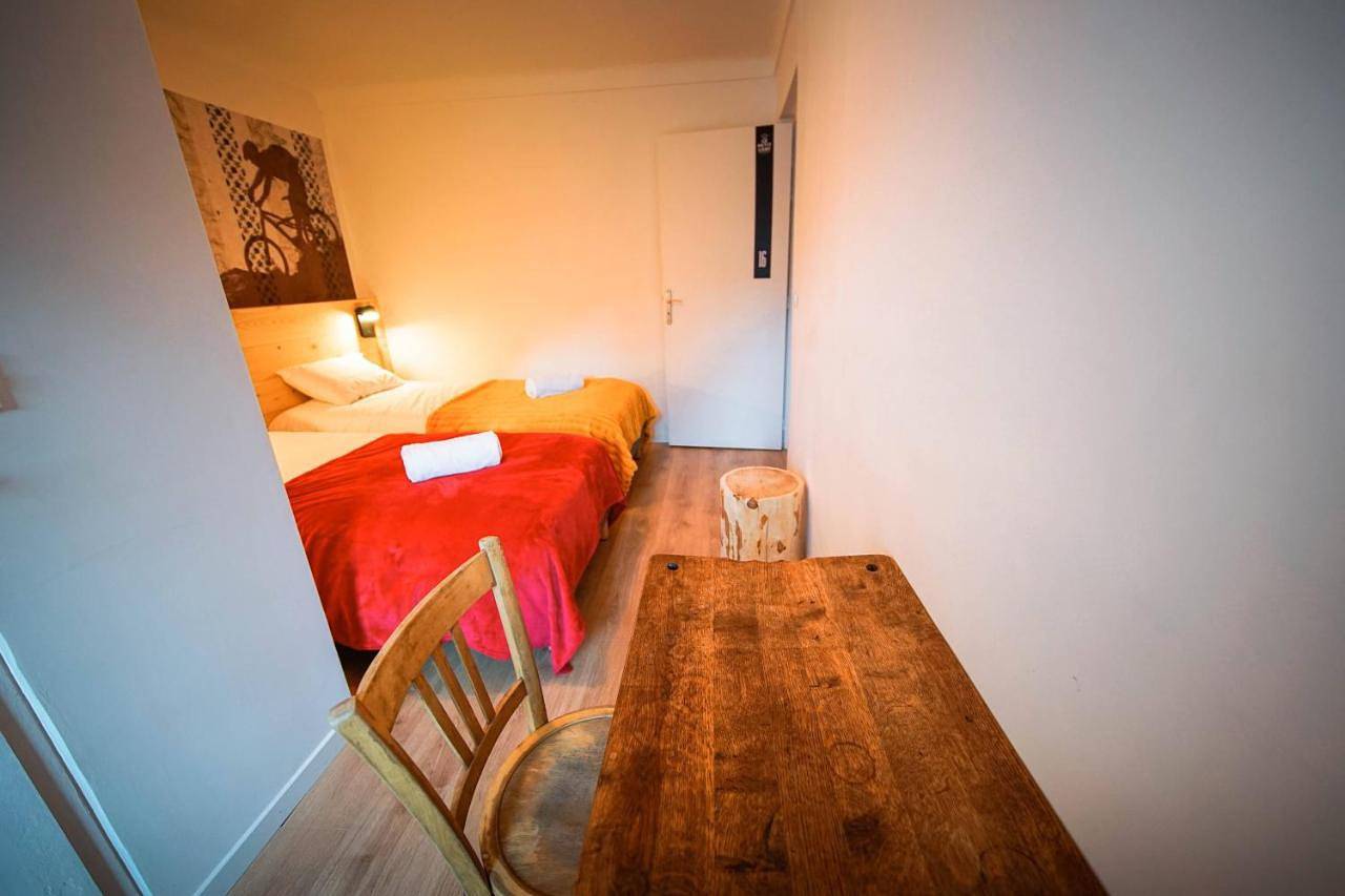 Twin Room with Shared Bathroom in Cervières, Région de Briançon