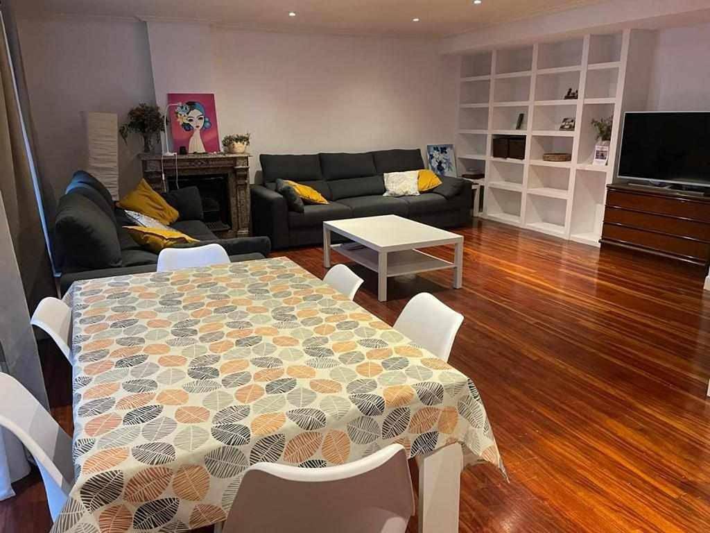 Apartamento entero, Three-Bedroom Apartment in Zarauzko hondartza (Zarautz), Zarauz