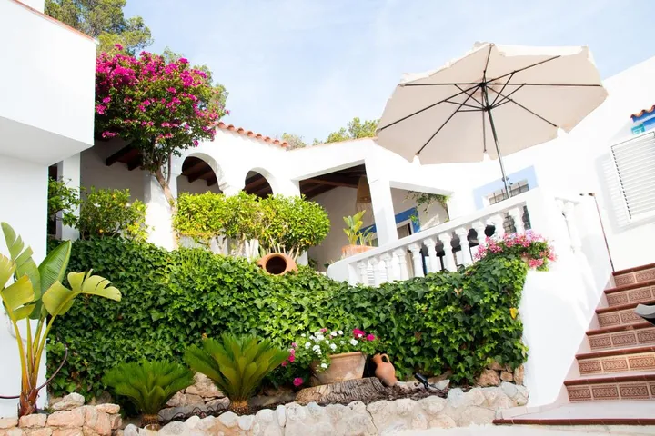Villa für 8 Personen, mit Ausblick und Pool sowie Garten, mit Haustier - 1