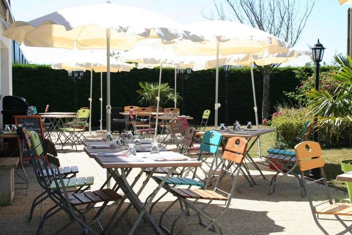 Hôtel pour 2 personnes, avec terrasse, animaux acceptés à Issoudun - 4