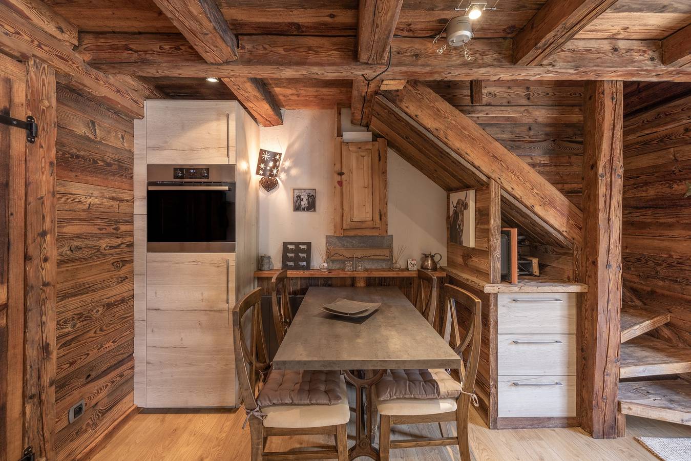 Chalet 'Montagne Spa' con piscina privada, terraza privada y Wi-Fi in Les Contamines-Montjoie, Pays du Mont-Blanc