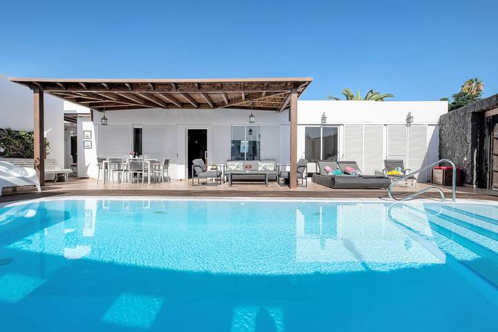 Villa for 5 people, with garden in Playa Blanca