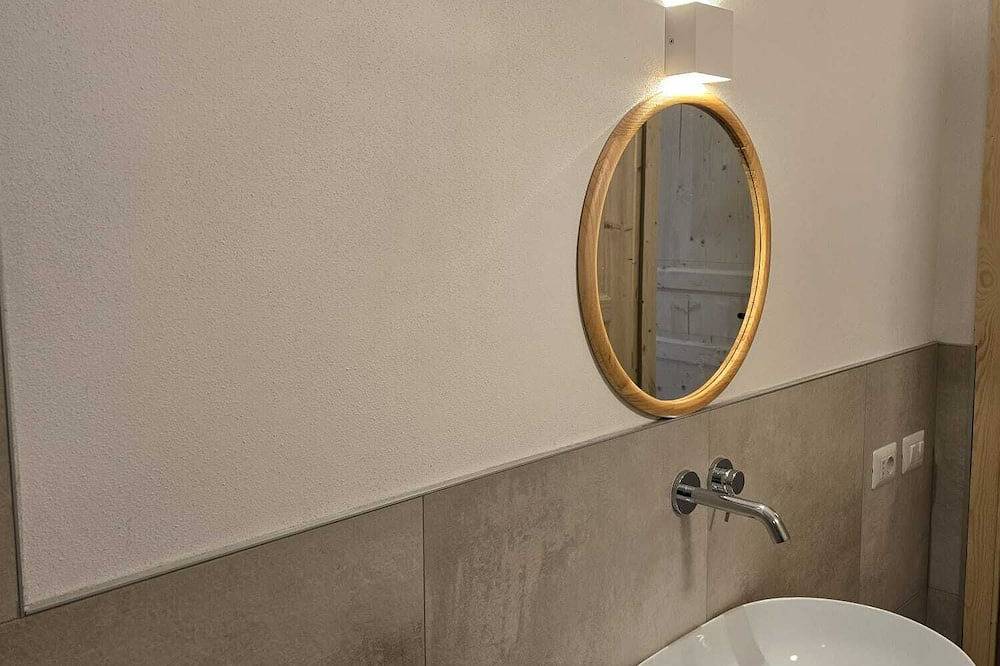 Ganze Wohnung, Lakeview Lakecomo 4Seasons, Terrace, 30m to Lake! by Stayhere-Lakecomo in Acquaseria, Comune di San Siro