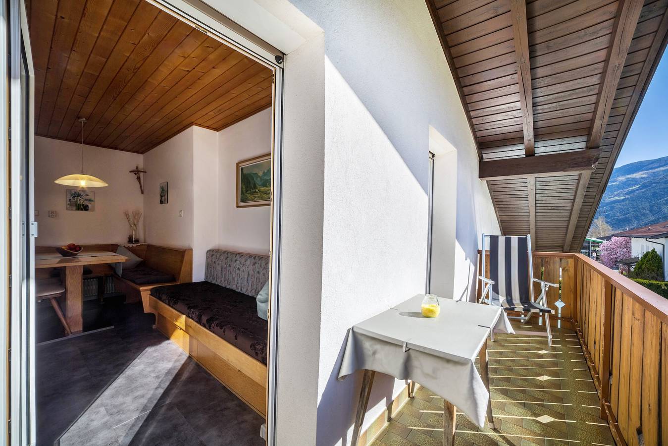 Ganze Wohnung, Ferienwohnung 'Typ A Pöder's Haus' mit Bergblick, Gemeinschaftsgarten und Wlan in Naturns, Ortleralpen