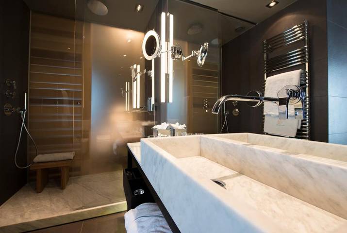 Hôtel pour 4 personnes, avec sauna ainsi que jardin et piscine dans Saint-Vincent - 3