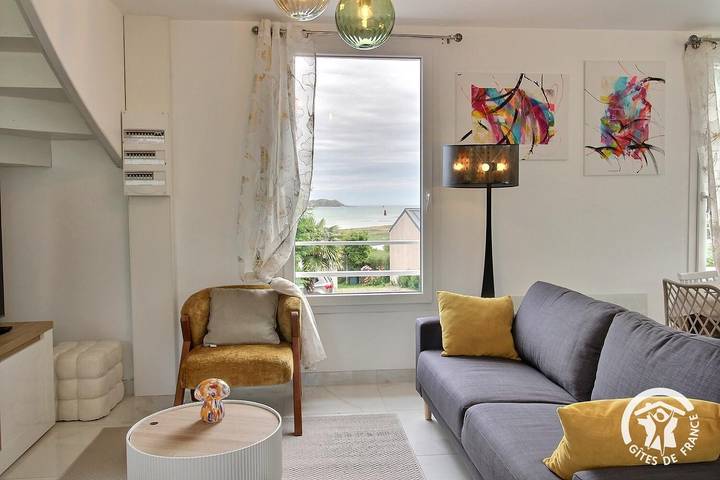 Gîte pour 7 personnes, avec terrasse à Louannec - 2