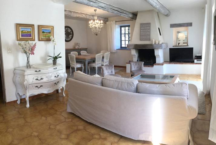 Location de vacances pour 8 personnes, avec jardin au Parc naturel régional des Alpilles - 3