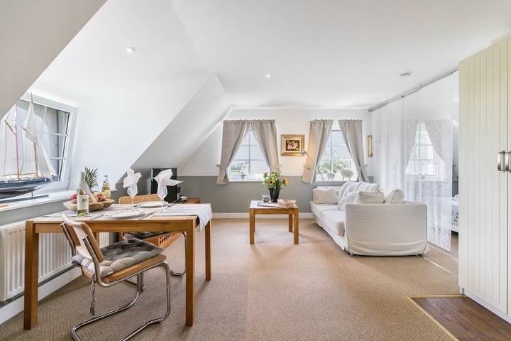 Ganze Wohnung, Ferienwohnung 'Südwest' mit gemeinsamer Terrasse, privatem Garten und Wlan in Nordfriesische Inseln (Schleswig-Holstein) (Schleswig-Holstein), Pellworm