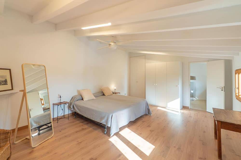 Awesome home in Artà with Wifi in Artà, East Majorca