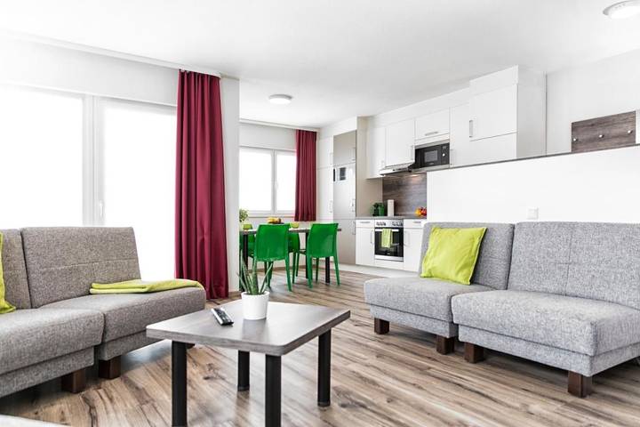 Ferienwohnung für 5 Personen, mit Balkon und Terrasse in Burgau