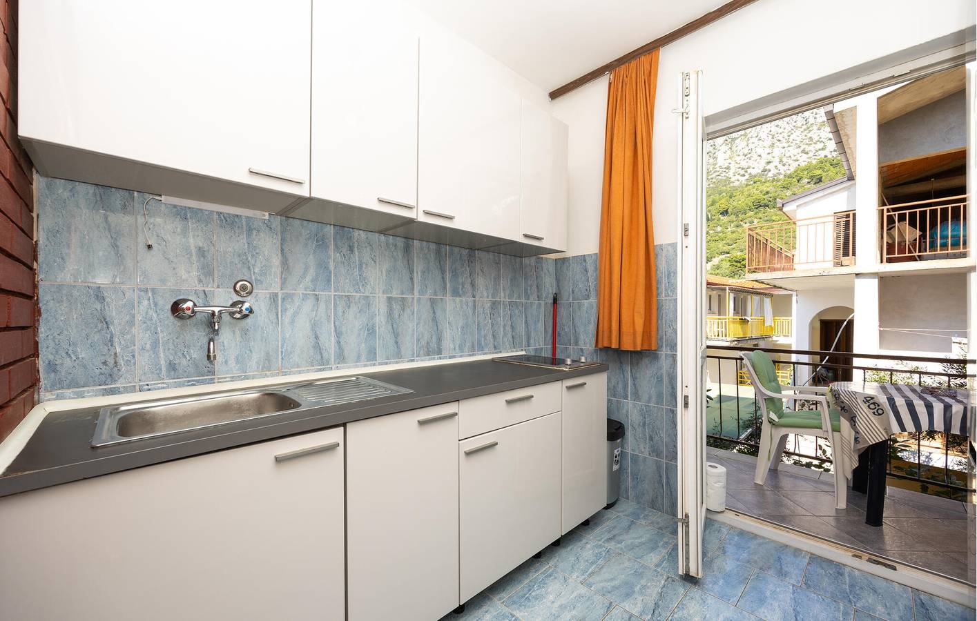 Ganze Ferienwohnung, Ferienwohnung für 5 Personen mit Terrasse in Podaca, Makarska Riviera