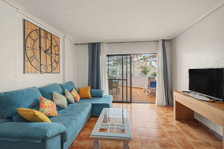 Geheel appartement, Vakantieappartement 'Albatros Park' met gedeeld zwembad, wifi en airconditioning in Las Adelfas, San Miguel de Abona