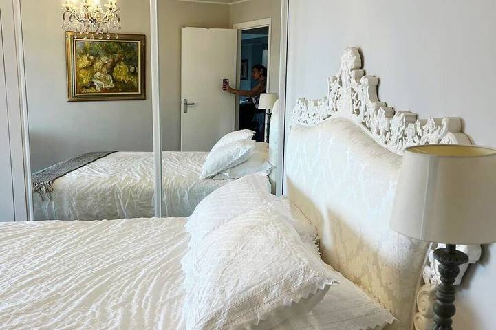 Entire apartment, New Listing in Cannes La Bocca, Cannes