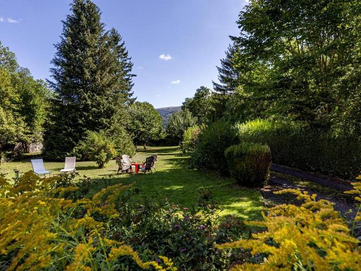 Location de vacances pour 10 personnes, avec Terrasse et Jardin à Thiézac - 2