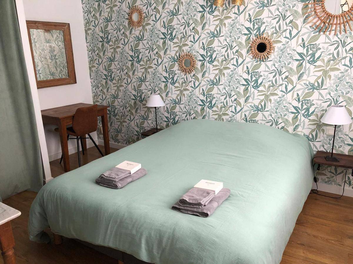 Double Room with Pool View in Castelnau-d'Estrétefonds, Haute-Garonne