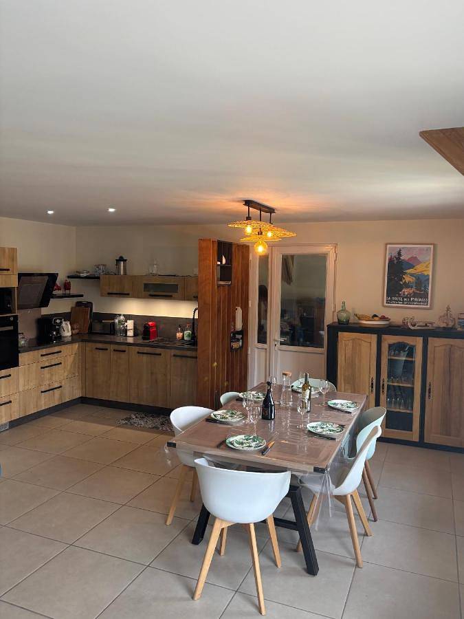 Location de vacances pour 6 personnes, avec Terrasse ainsi que Jardin et Vue à Asté - 3