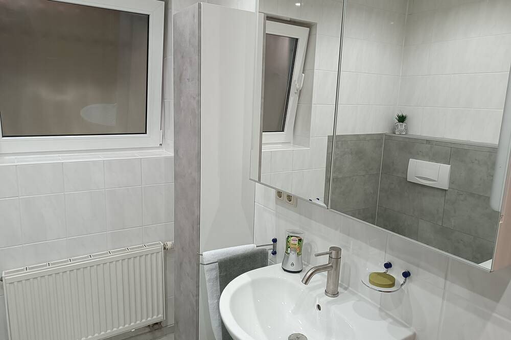 Ganze Wohnung, Ferienwohnung Limper (42qm) mit einem Schlafzimmer, max 2 Personen  in Hilchenbach, Kreis Siegen-Wittgenstein