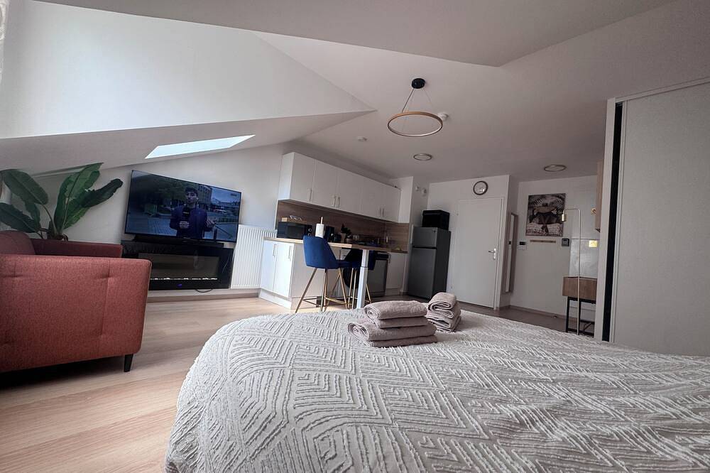 Appartement entier, ☀ El Cubanito | Studio 30 m² | Aéroport Cdg – Paris ❤ in Villiers-le-Bel, Val-d'Oise