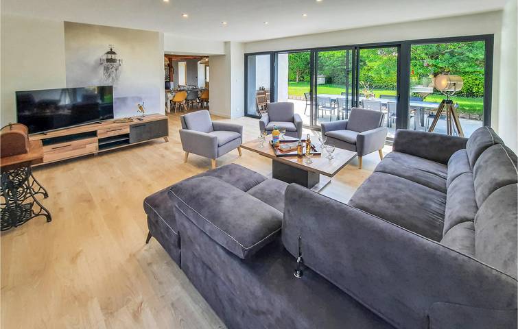 Location de vacances pour 10 personnes, avec terrasse ainsi que jacuzzi et jardin à Kerlouan - 3