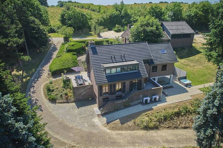 Villa voor 8 personen, met whirlpool en tuin in Zuid-Limburg