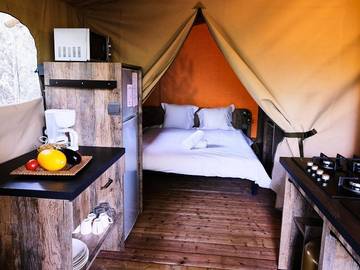 Tente pour 5 Personnes dans Orgone, Région d'Arles, Photo 2