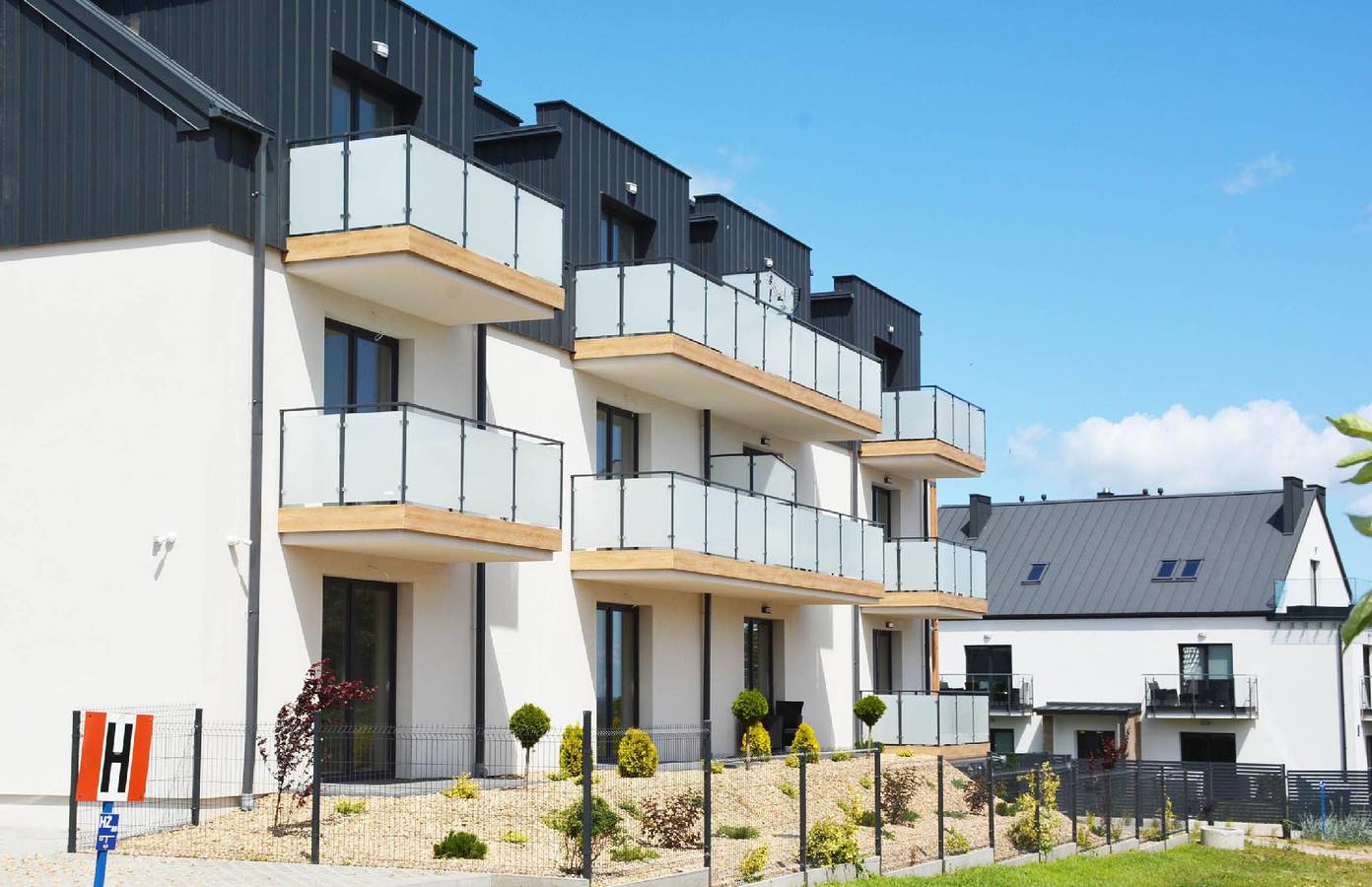 Hel ferieleilighet, Alvista Apartments with sea view in Trippelbyen