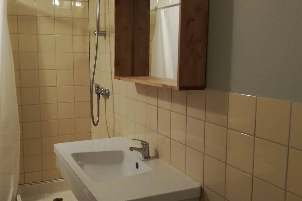 Gîte en pierre 4/5 personnes au coeur de l'Ardèche in Saint-Étienne-de-Serre, Parc naturel régional des Monts d'Ardèche