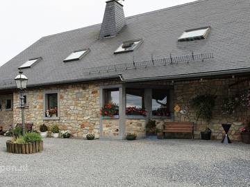 Location de vacances pour 30 personnes, avec terrasse ainsi que balcon/terrasse et sauna à Butgenbach