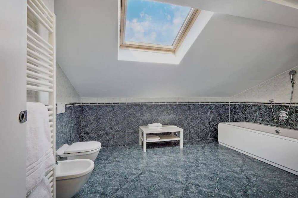 Historic Villa in Como Center + 4 free parking in Como, Lake Como